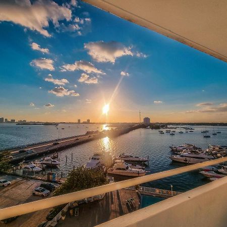 מיאמי ביץ' Bayfront Apartment Breathtaking Views- One Bedroom W Balcony- Living Room -Free Parking מראה חיצוני תמונה