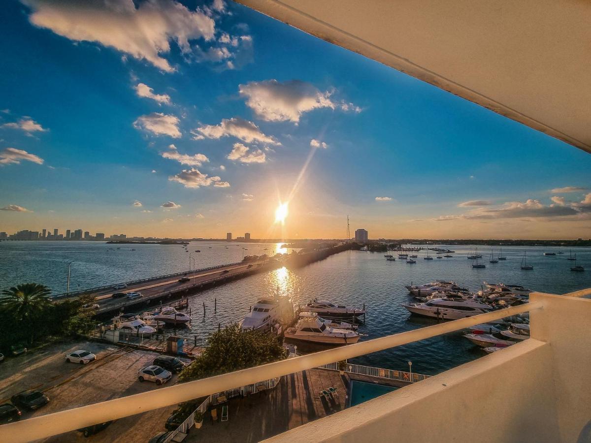 מיאמי ביץ' Bayfront Apartment Breathtaking Views- One Bedroom W Balcony- Living Room -Free Parking מראה חיצוני תמונה