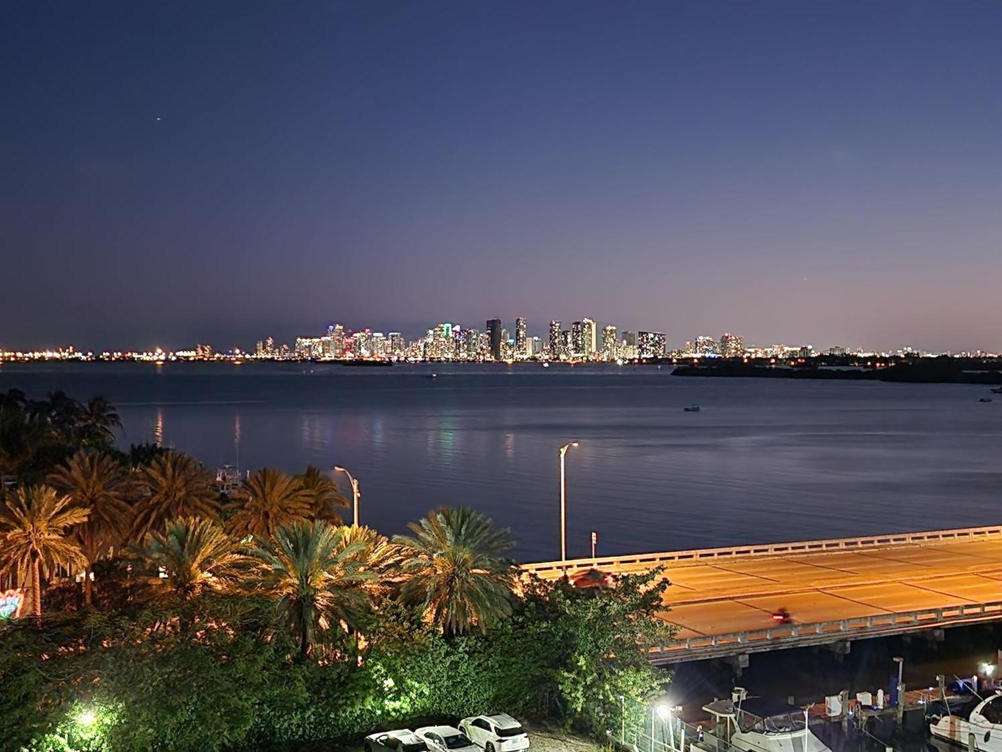 מיאמי ביץ' Bayfront Apartment Breathtaking Views- One Bedroom W Balcony- Living Room -Free Parking מראה חיצוני תמונה