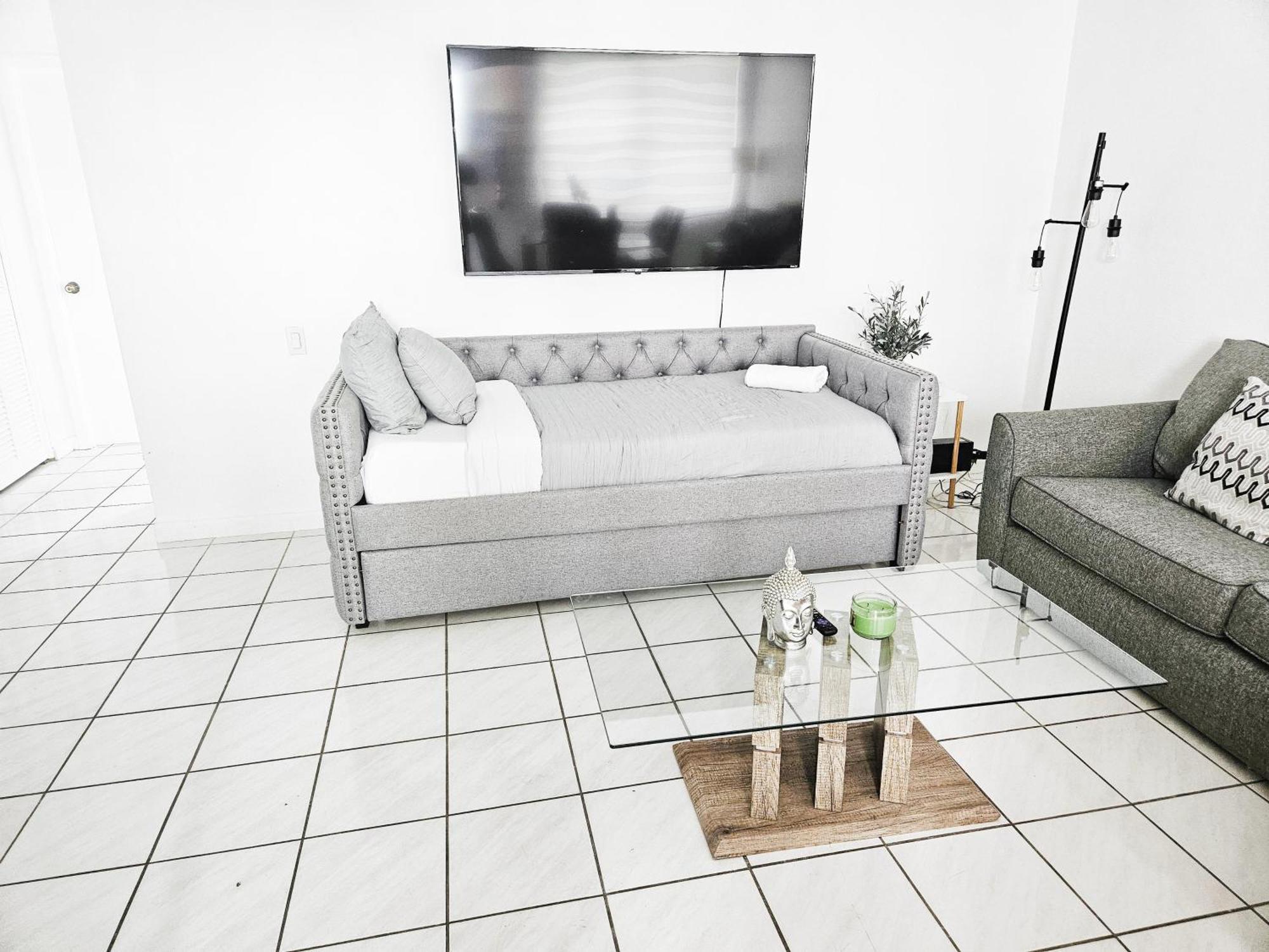 מיאמי ביץ' Bayfront Apartment Breathtaking Views- One Bedroom W Balcony- Living Room -Free Parking מראה חיצוני תמונה