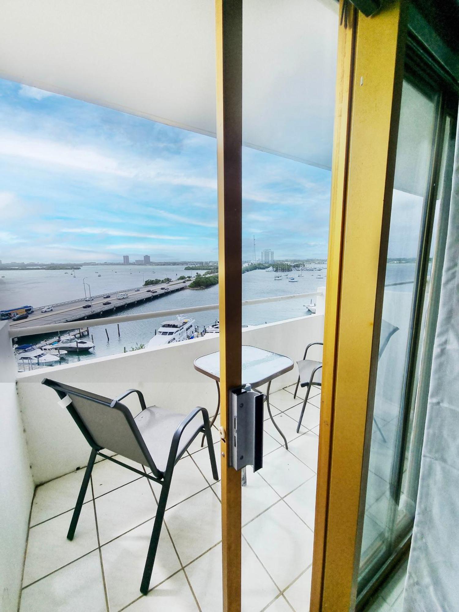 מיאמי ביץ' Bayfront Apartment Breathtaking Views- One Bedroom W Balcony- Living Room -Free Parking מראה חיצוני תמונה
